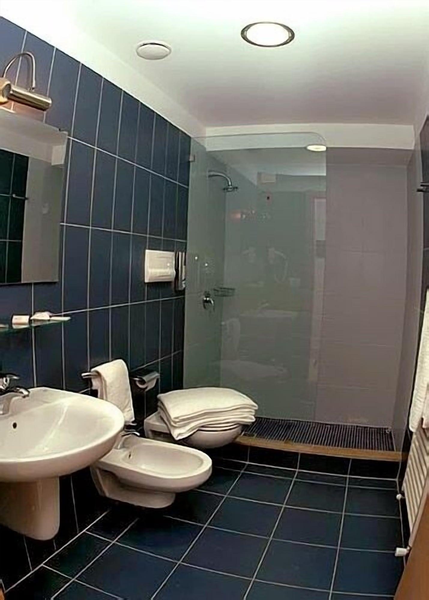 Hotel Parco Della Rocca Punta Braccetto Esterno foto